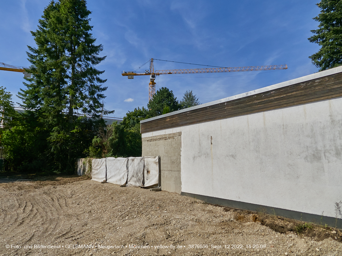 12.09.2022 - Baustelle an der Niederalmstraße 16 und Hugo-Lang-Bogen 13 in Neuperlach-Trudering
